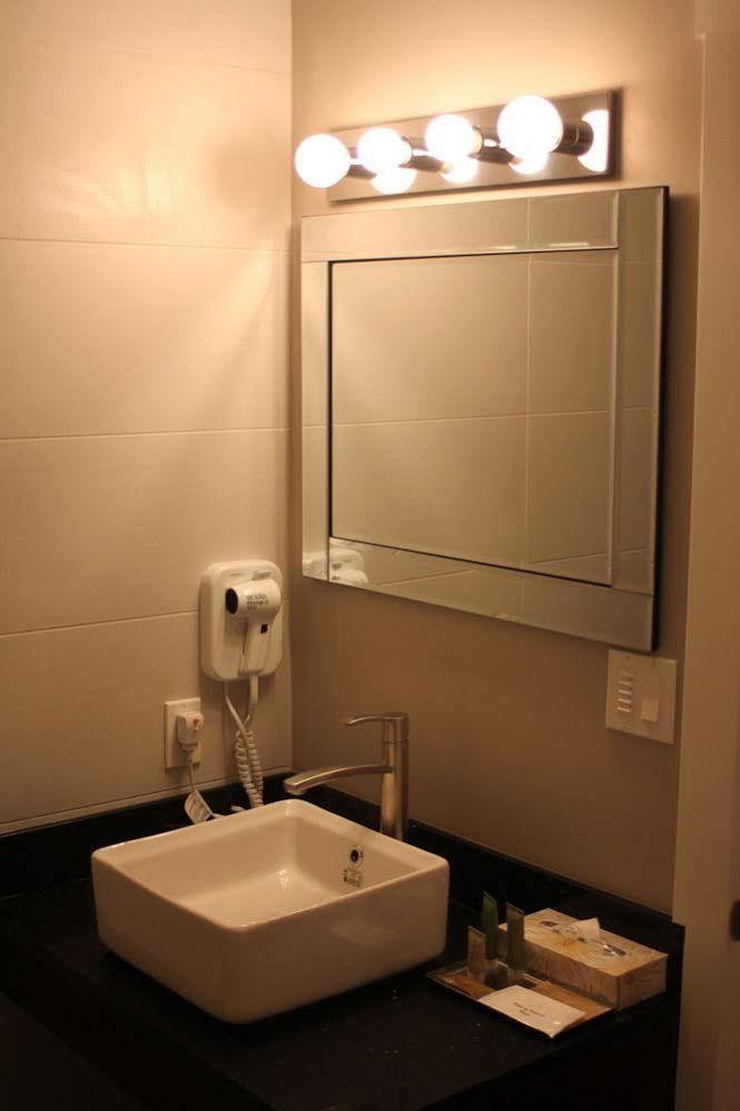 Capital City Center Hotel Victoria Kültér fotó
